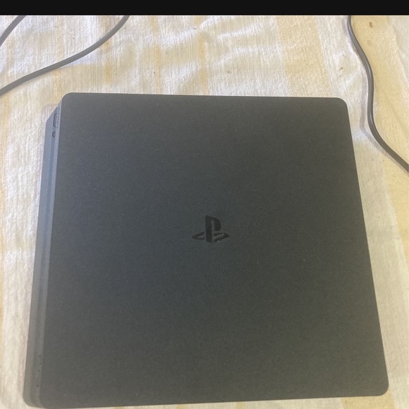 Ps4slim with control and all cords